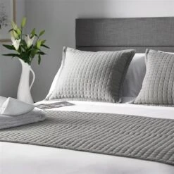 Crompton Runner -Hotel Supply Store 2126 4 Zoom