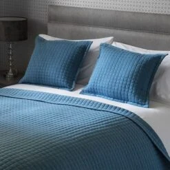 Crompton Bedspread -Hotel Supply Store 2129 4 Zoom